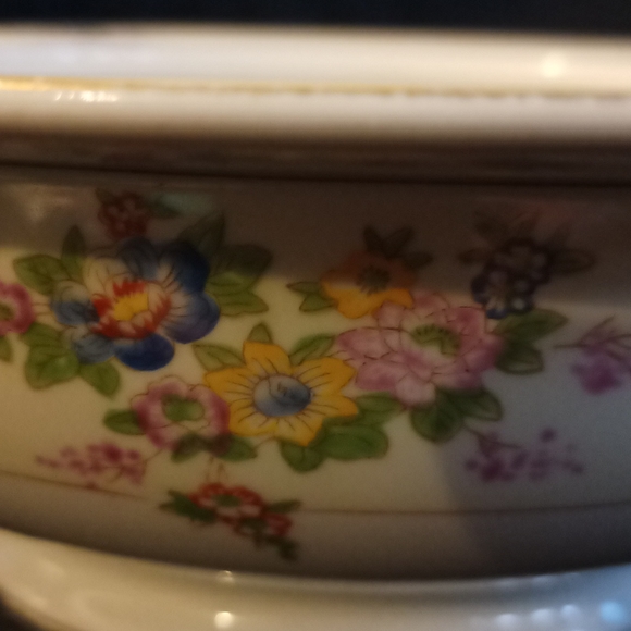 Vintage Hand Painted Porcelain Serving Bowl Gold Trim Made Japan - Picture 6 of 8